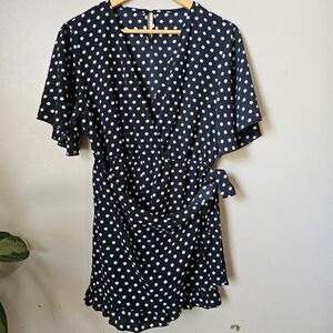 EUC LIKE NEW POLKA DOT WHITE BLACK SURPLICE NECK ROMPER FAUX WRAP SZ L